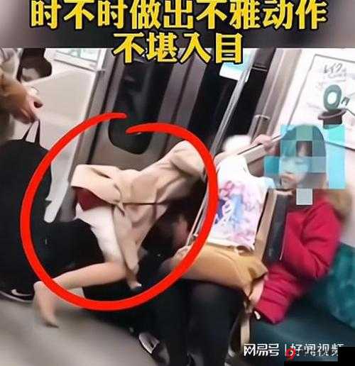 女生迈开腿开扑克视频：一场独特的视觉盛宴